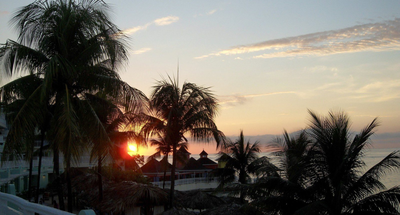 Light-Traveling-in-Jamaica